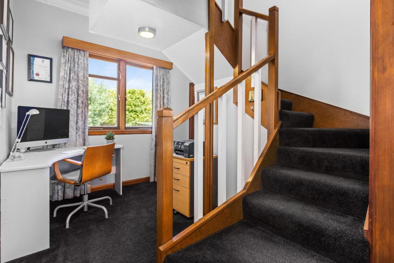 Live Large In The Village Havelock North Exterior foto